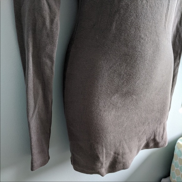 Oak + fort bodycon turtleneck dress - Picture 3 of 7